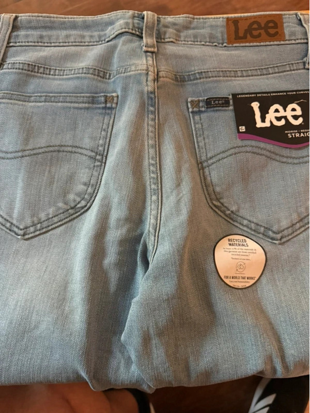 Lee Women’s Mid Rise Straight Leg Jeans Size 6 Medium